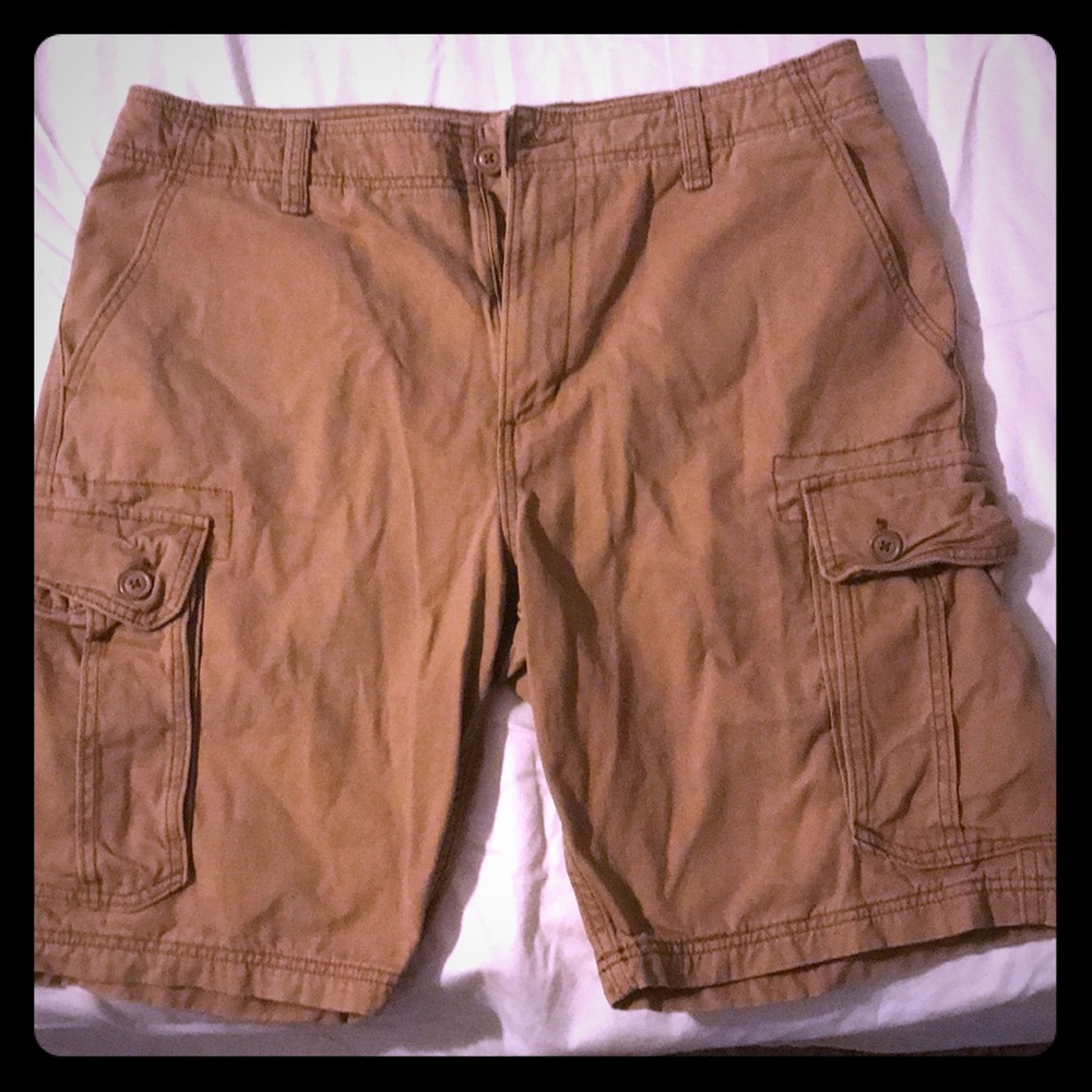 Men’s dark khaki shorts SZ. 36